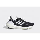 Кроссовки adidas Ultraboost 22 GX8019 - черно-белые