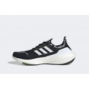 Кроссовки adidas Ultraboost 22 GX8019 - черно-белые