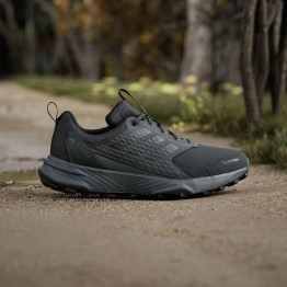 Мужская обувь adidas Terrex Tracefinder 2 Climaproof JI0274 - черные