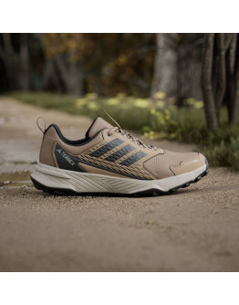 Мужская обувь adidas Terrex Tracefinder 2 Climaproof JR7771 - коричневая