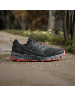 Мужская обувь adidas Terrex Tracefinder 2 Climaproof JR9134 - черные