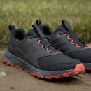 Мужская обувь adidas Terrex Tracefinder 2 Climaproof JR9134 - черные