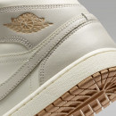 Женские кроссовки Nike Air Jordan 1 Mid BQ6472-118 - мультиколор