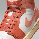 Женские кроссовки Nike Air Jordan 1 Mid BQ6472-180 - бело-оранжевые