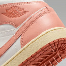 Женские кроссовки Nike Air Jordan 1 Mid BQ6472-180 - бело-оранжевые