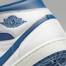 Кроссовки Nike Air Jordan 1 Mid SE FN5215-141 - белые