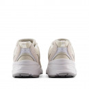 Молодежные кроссовки New Balance G5304V7 - бежевые