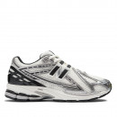 Кроссовки New Balance M1906RER - серебряные