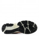 Кроссовки New Balance M2002RFC - розовые