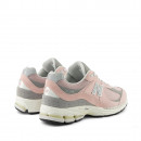 Кроссовки New Balance M2002RFC - розовые