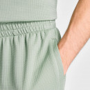 Мужские шорты New Balance MB61V17CAAR - зеленые