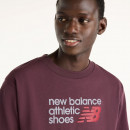 Мужская футболка New Balance Athletics Premium Relaxed Chest Logo MT51900YLR - бордовая