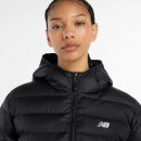Женская куртка New Balance WO53500BK - черная