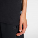 Женская футболка New Balance WT53916BK - черная