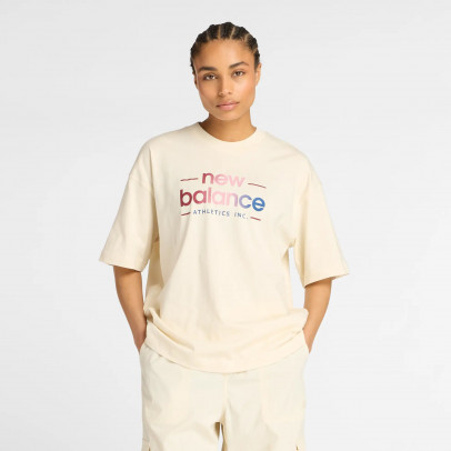 Женская футболка New Balance WT53916LIN - бежевый