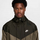 Мужская куртка Nike Sportswear Windrunner DA0001-222 - зеленая