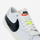 Кроссовки Nike Blazer Low '77 Jumbo DN2158-101 - белые
