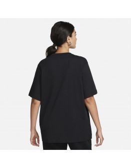 Футболка Nike Sportswear Club Essentials FD4149-010 - черная