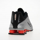 Мужская обувь Nike Shox R4 HQ1988-002 - черно-белые