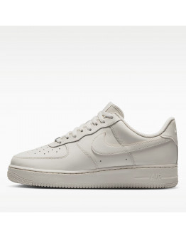 Мужская обувь Nike Air Force 1 '07 IH1698-003 - белые