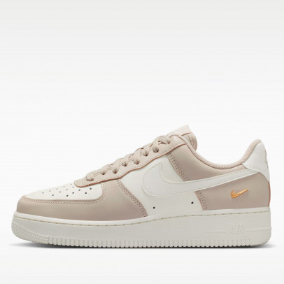 Женские кроссовки Nike Air Force 1 '07 IV5197-200 - бежевые